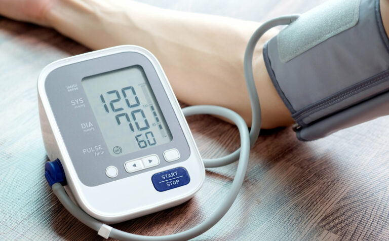 Vaš krvni tlak se sam od sebe ne bo znižal Ukrepajte zdaj!